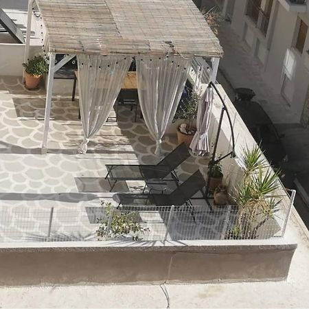 Apartment With Terrace In Piraiki Pireus Eksteriør bilde