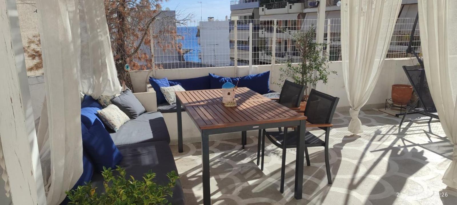 Apartment With Terrace In Piraiki Pireus Eksteriør bilde
